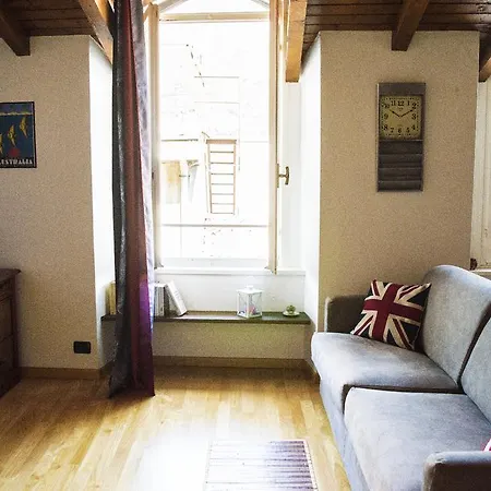 Apartment 1652 *